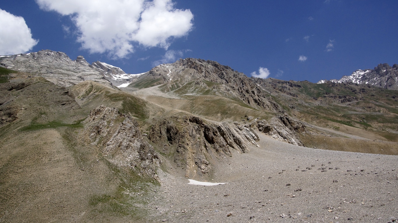 chaîne de massifs en route pour le Zanskar