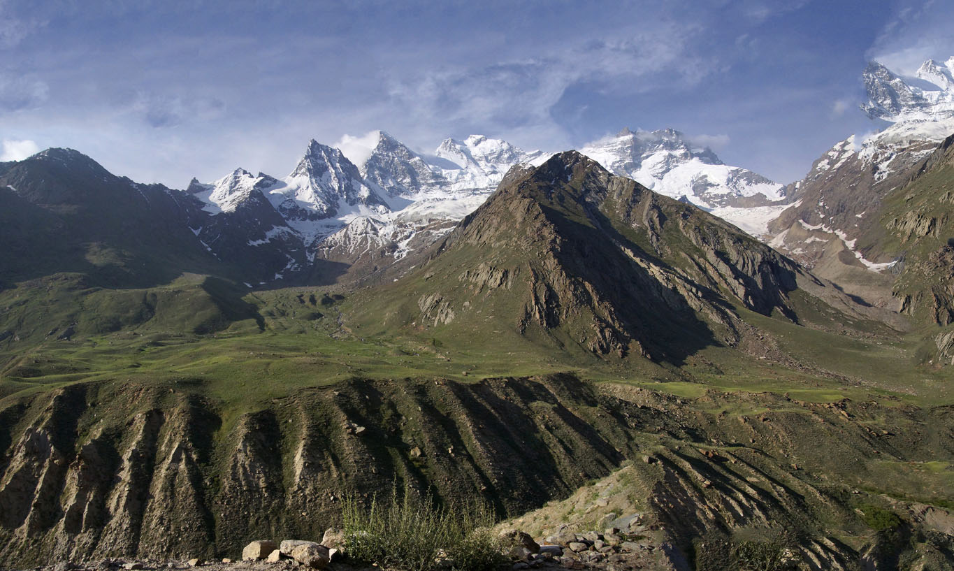 magnifiques mélanges de sommets montagneux au zanskar