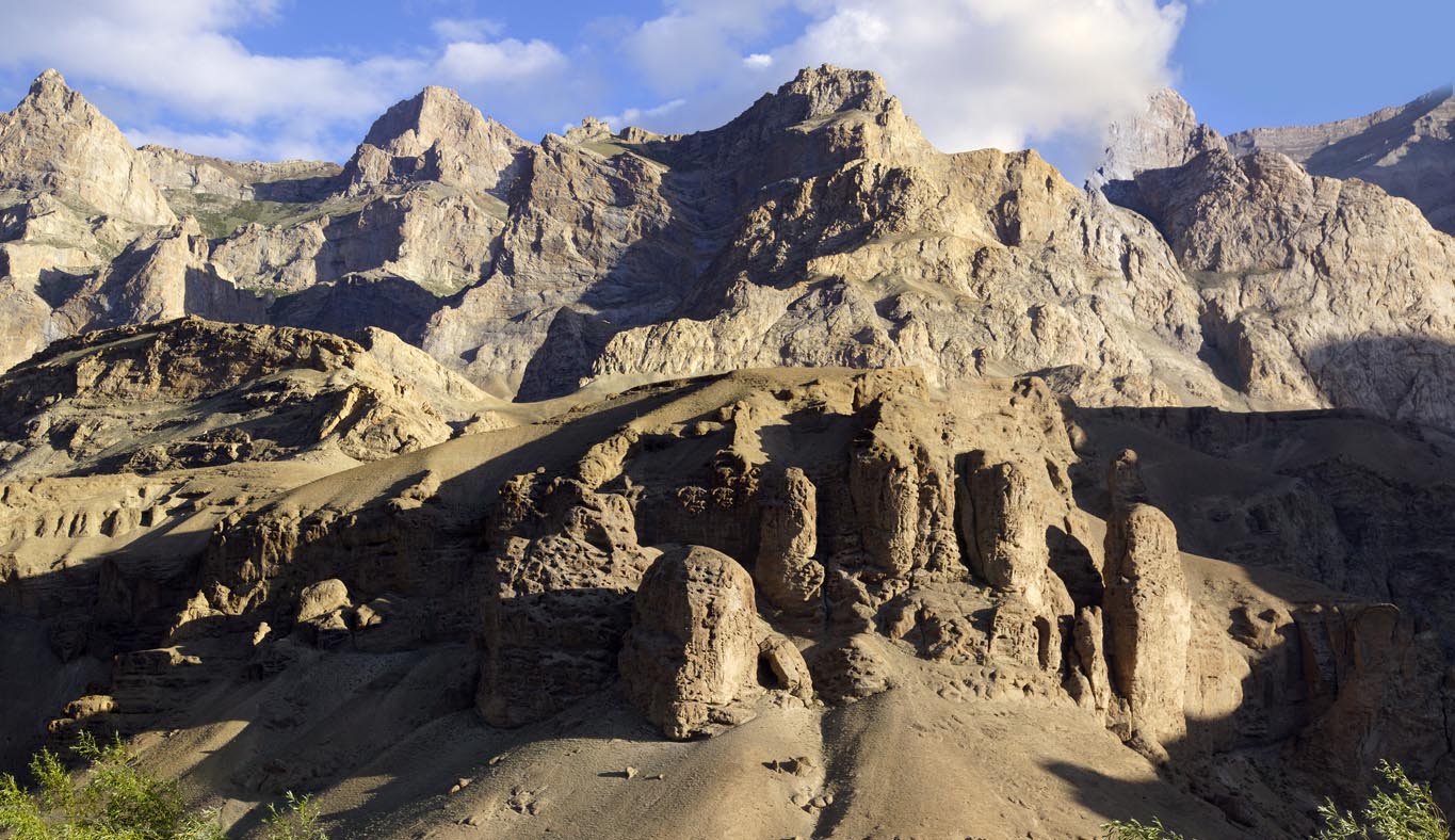 Concrétions calcaires dans les montagnes de Mulbek Ladakh