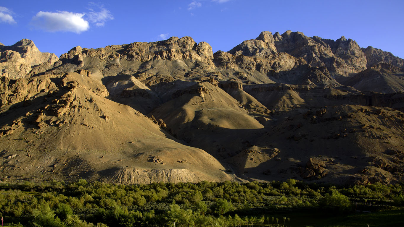 Les montagnes autour de Mulbek au coucher du soleil ladakh