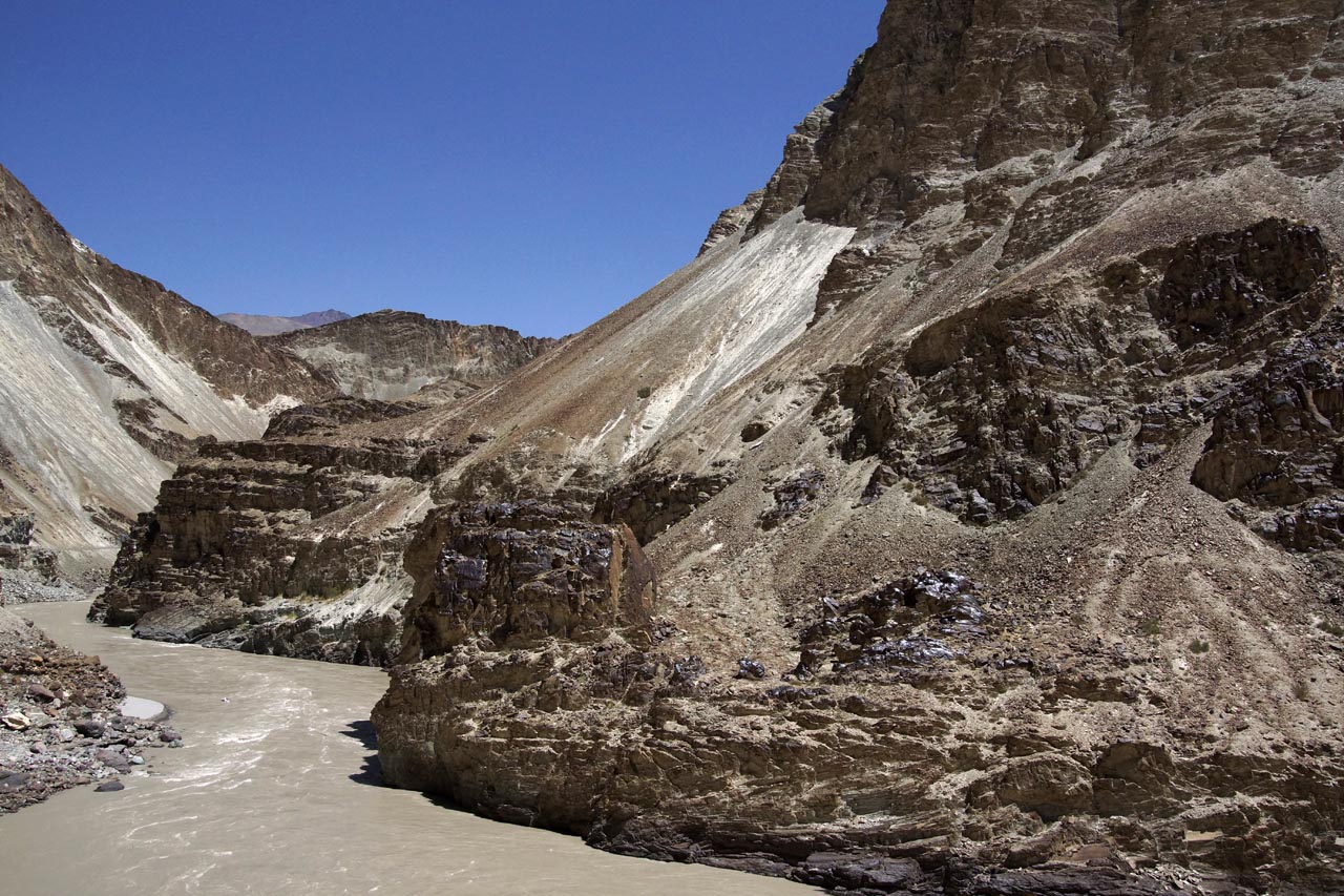 La zanskar river sur la route en direction de Chilling Ladakh