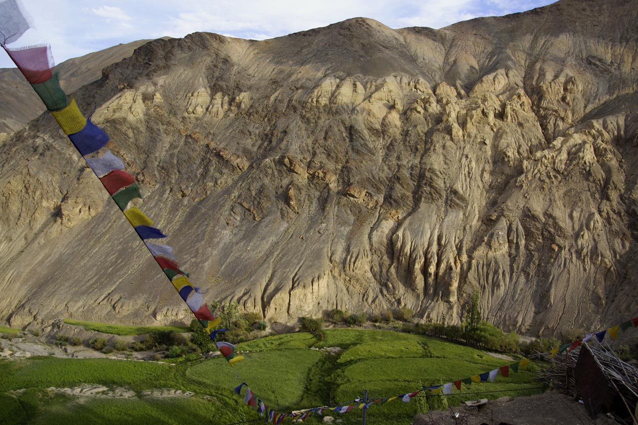 incroyable érosion du massi argilo calcaire en face de Lamayuru Ladakh