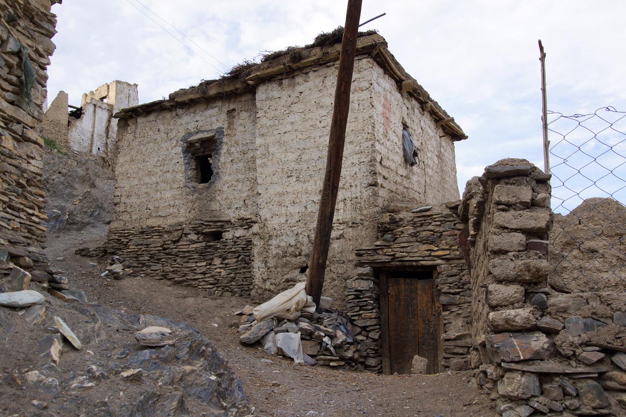 Une ruelle du village ancien de Lamayuru Ladakh