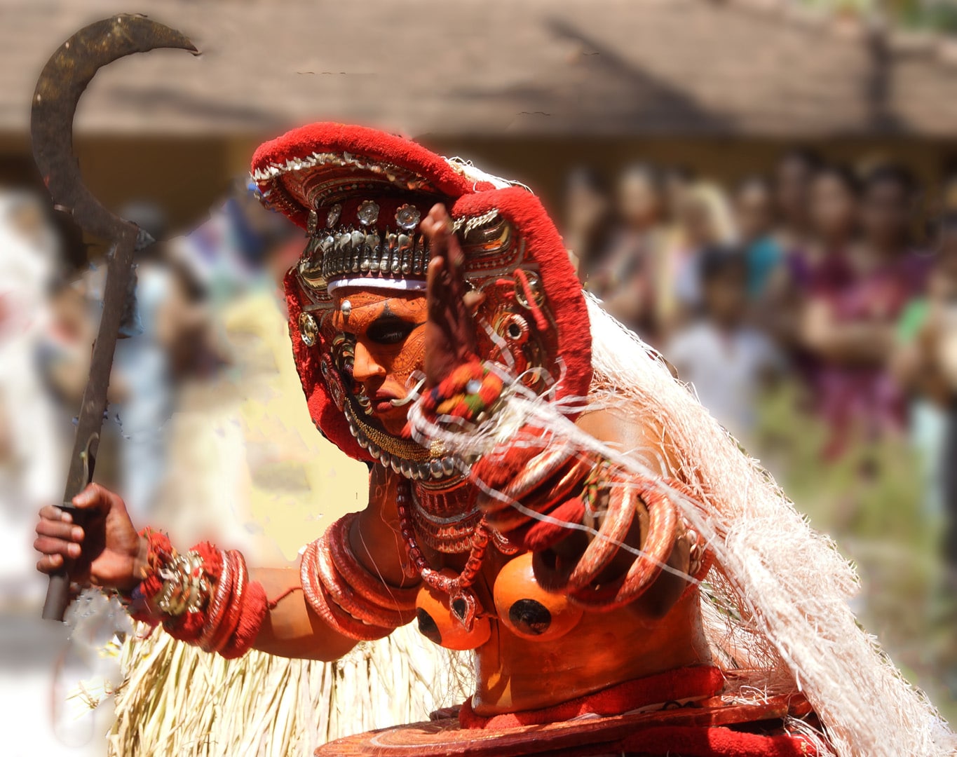 Rituel du theyyam à Kunithala - performer action - Kannur - Malabar