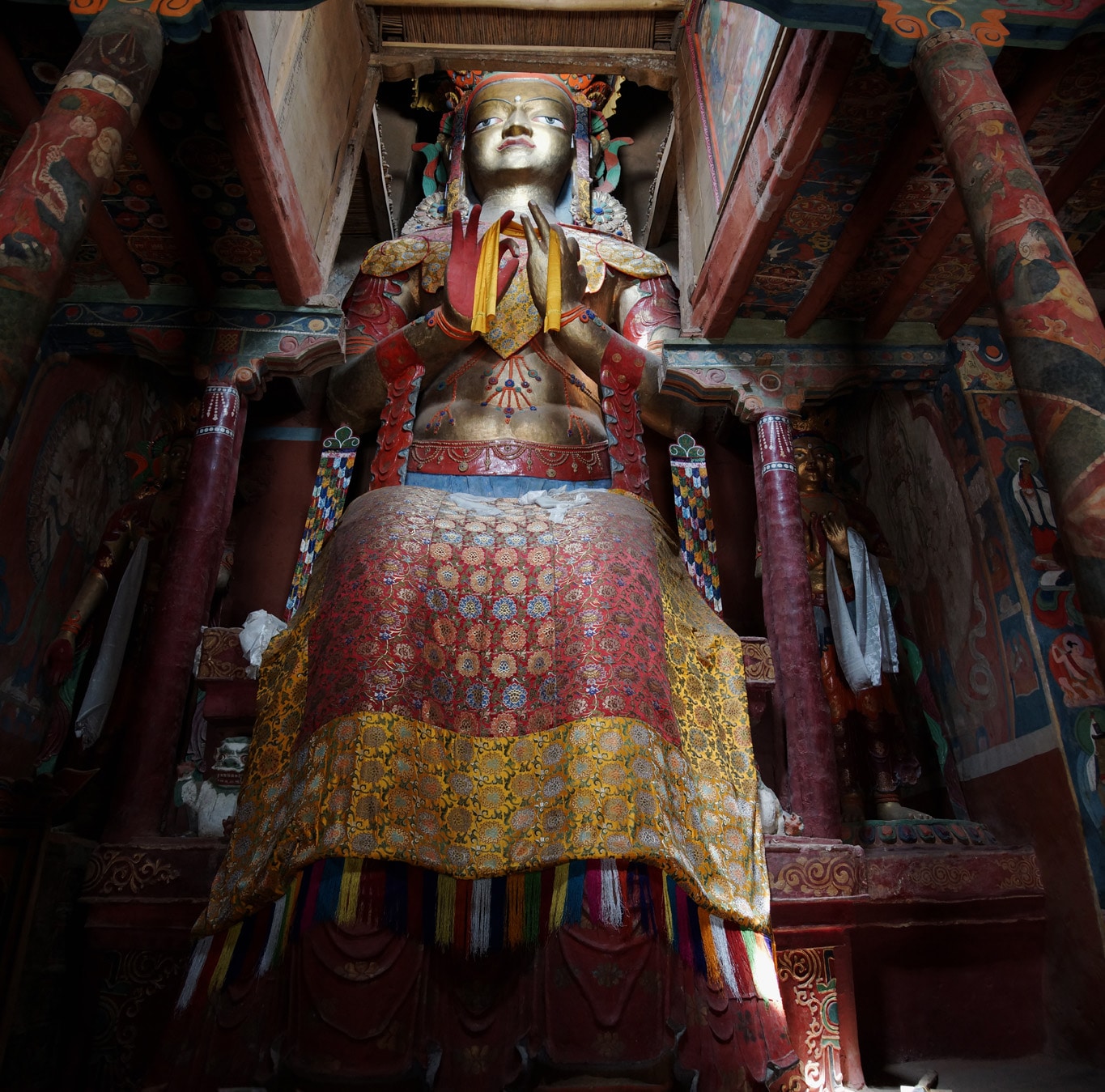 Monastère de Basgo au ladakh, le monumental Bouddha Maitreya vu de face