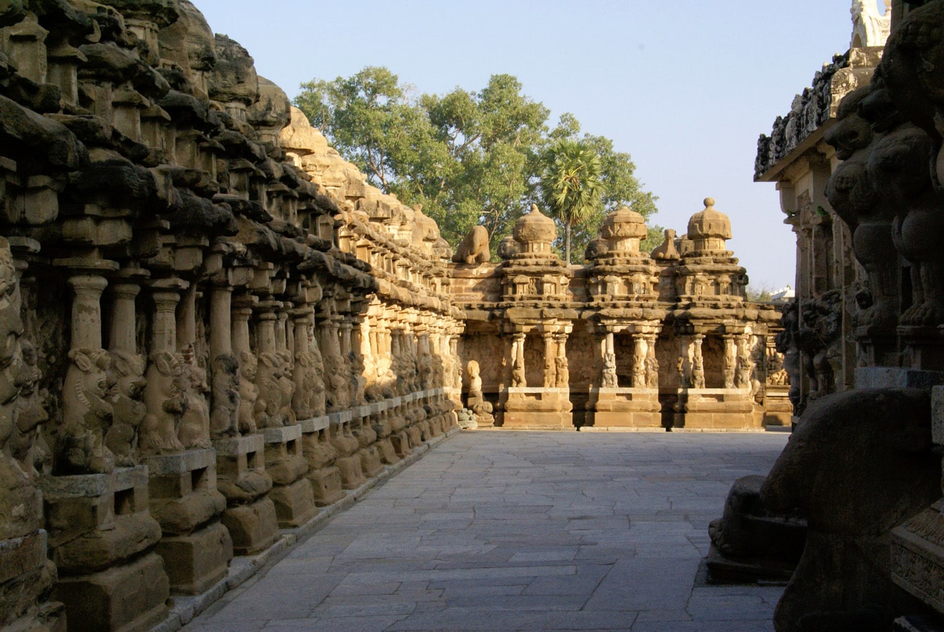 Galerie de "chapelles" Kailashanatha temple Kanchipuram