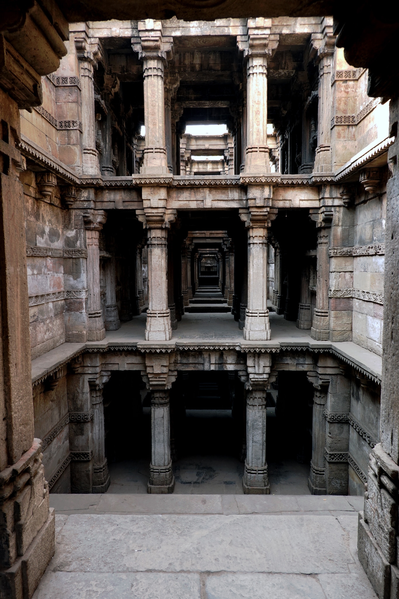 Mes voyages en Inde : colonnes du puits, baori, Dada Hari Nivav Ahmedabad Gujarat