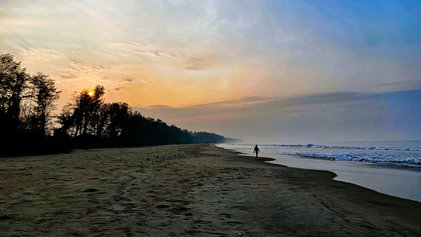 Plage Chaal beach Azhikode (Kerala) au lever du soleil